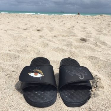EYE NYC Slides (Black)